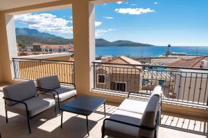 Two Bedroom Residence Sea View room in Lustica Bay Apartments