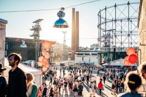 Luminous 1BR apt next to Puu-Vallilla