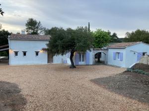 Maisons de vacances CLOS LE LAVANDIN grande propriete 16 personnes aux portes du Verdon - NOUVEAU A LA LOCATION : photos des chambres