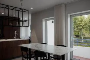 Lucy's House - Bustelo