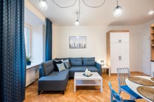 Old Town Eclectic Apartment for 6 people by BookingHost