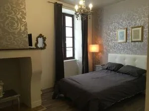 L'ancienne Forge - a stylish medieval holiday home - 孔佛朗