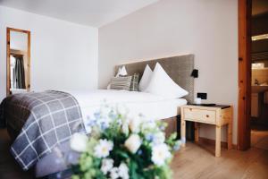Classic Double Room room in Hotel Steinbock Pontresina