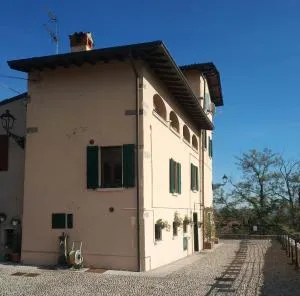 Sunrise In The Castle - Nuvolera