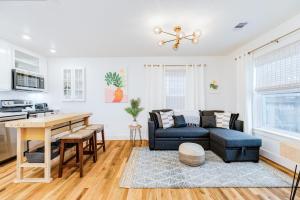 Barefoot Coastal Cottage