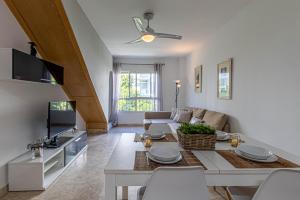 797 Holiday Rentals- Duplex para 7 en la carihuela a 1 min de la playa - 3hvězdičkové hotely ve městě Torremolinos