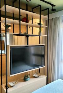 Studio novíssimo, completo e muito bem localizado