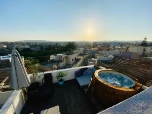 Rooftop Heated Jacuzzi, Fireplace, A Unique Home! - Ħall Bajjada