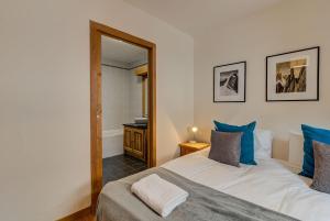 Apartment le Paradis 1 - Alpes Travel - Central Chamonix (sleeps 4)