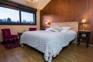 B&B / Chambres d'hotes La Chambre Enchantee : Chambre Double avec Salle de Bains Privative