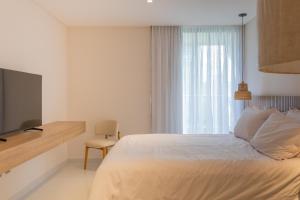 Acqua Residences Luxury Collection