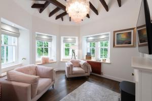 Gate Lodge room in Skeabost House Hotel