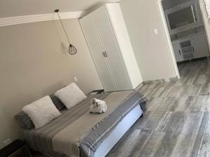 Guest house on Gillian Unit 7