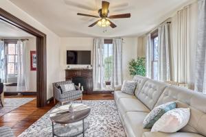 Three-Bedroom House room in Getty House