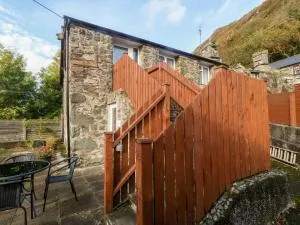 First Floor Apartment - Tremadoc