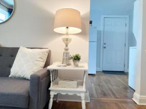 The Rustic Retreat- close to downtown