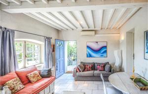 Maisons de vacances 1 Bedroom Nice Home In La Gaude : photos des chambres