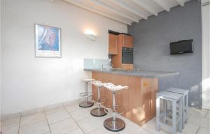 Maisons de vacances 1 Bedroom Nice Home In La Gaude : photos des chambres