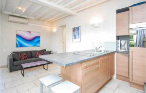 Maisons de vacances 1 Bedroom Nice Home In La Gaude : photos des chambres