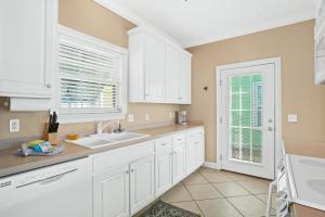 Summer Towne by Panhandle Getaways