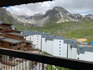 Appartement 2 pièces avec balcon sudouest, vue montagne, Wi-Fi - FR-1-449-181