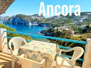 Ponzamania La terrazza di Cala Feola - Arcipelago Ponziano