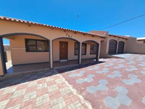 JJP SELF CATERING - Three bedroom house