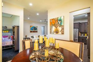 Luxurious 5BR Home Sleeps-14