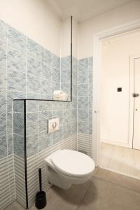 Central 2BR Modern Apartment 5mins to train station