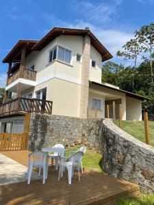 Casa no Campeche com piscina para 8 pessoas e aceita pet