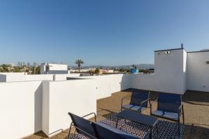 Modern 5 Bedroom Masterpiece With Rooftop Deck