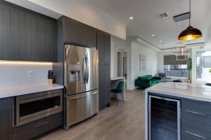 Modern 5 Bedroom Masterpiece With Rooftop Deck