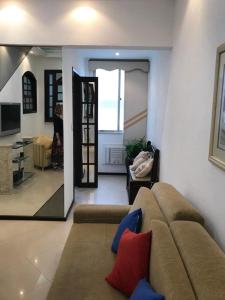 Copacabana, Qto e Sala. Vista lateral para o mar