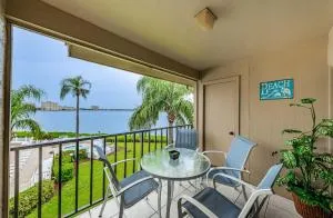 Palma Dont Worry Beach Happy on Isla del Sol - Point Brittany