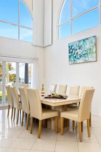 Beachfront Family Favourite Home with Pool & Views