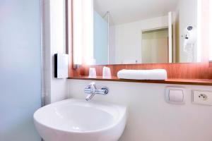 Hotels Campanile Paris Ouest - Gennevilliers Barbanniers : Chambre Double New Generation 