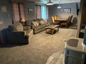 Lodge 545 Complete Large brick house fully furnished - Smith Center