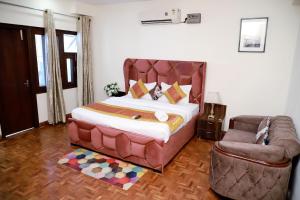 Fortune Home Service Apartment 3Bhk,E-28 Saket 1B