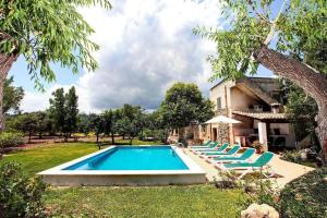 Lovely mallorquin farmhouse in Pollensa by Renthousing