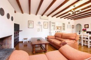 Lovely mallorquin farmhouse in Pollensa by Renthousing