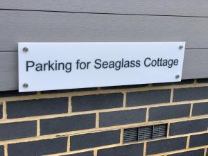 Seaglass Cottage, 5 mins from beach, hot tub on request