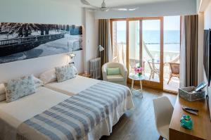 Double or Twin Room with Sea View room in Voramar