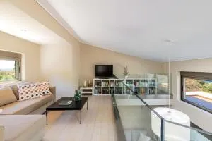 Villa Idyle - Beachfront Residence - Tragána