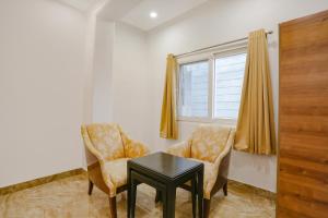 FabExpress Taj Residency - Nr Yashobhoomi Convention Centre