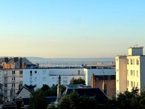 Appartements Le petit nid perche sous les toits, vue mer : photos des chambres