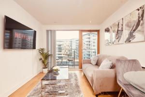 Deluxe City Modern Apt&Free Parking no Balcony
