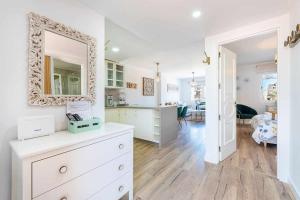 797 HOLIDAY RENTALS - Lujoso apartamento en Arroyo con piscina