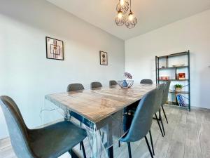 Appartements Colmar - La Cigogne - Balcon - Vue Degagee - Netflix - Wifi Fibre - Parking gratuit - Quartier populaire : photos des chambres