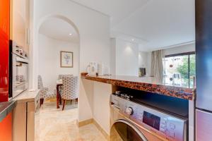 Brand new apartment in Park Albatros with pool view