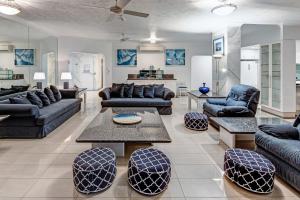 Yacht Harbour Tower 5 - Oceanviews, buggy and private lift access and valet service